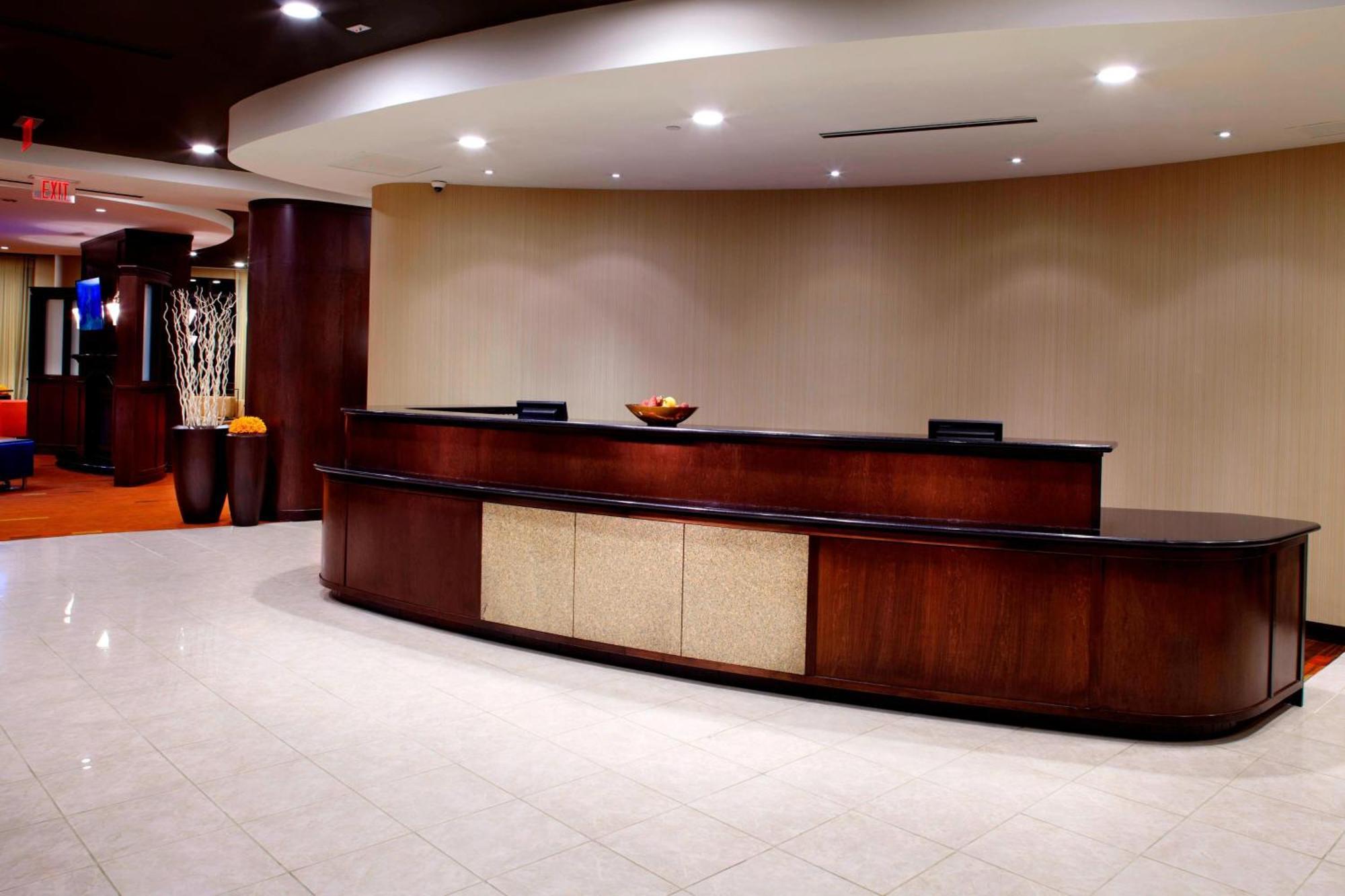 Courtyard By Marriott Pittsburgh West Homestead Waterfront Экстерьер фото