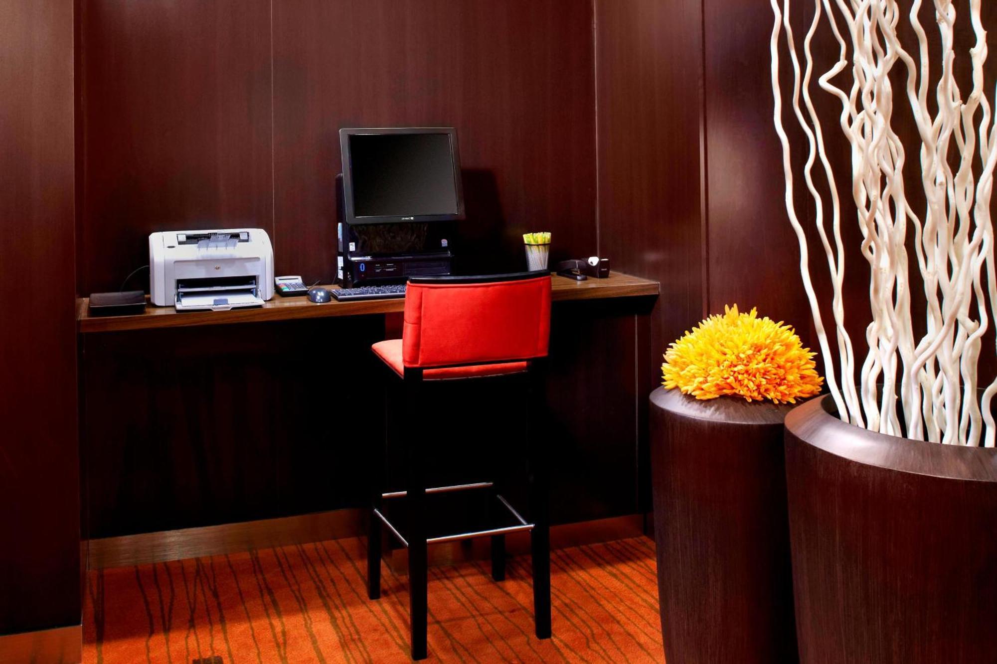 Courtyard By Marriott Pittsburgh West Homestead Waterfront Экстерьер фото