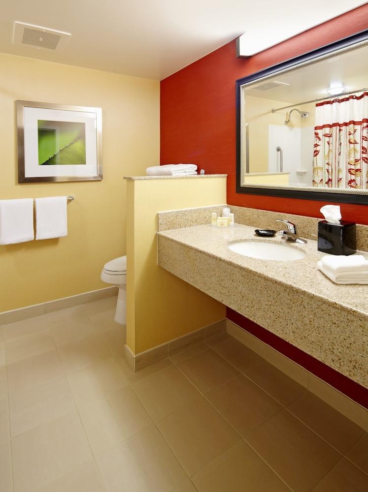 Courtyard By Marriott Pittsburgh West Homestead Waterfront Экстерьер фото